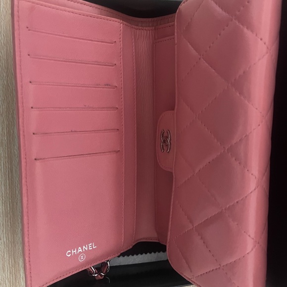 CHANEL Matelasse Lambskin Pink Long Wallet with matching chain link strap - Picture 5 of 6